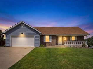 1006 N King Ave, Harrisonville, MO 64701