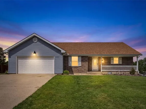 1006 N King Ave, Harrisonville, MO 64701