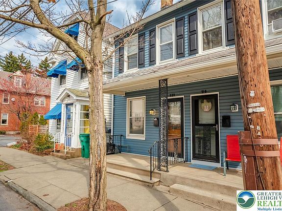 3rd image of 520 Maple St