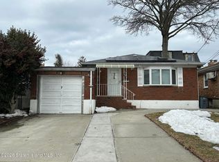 7 Spring St, Staten Island, NY 10304