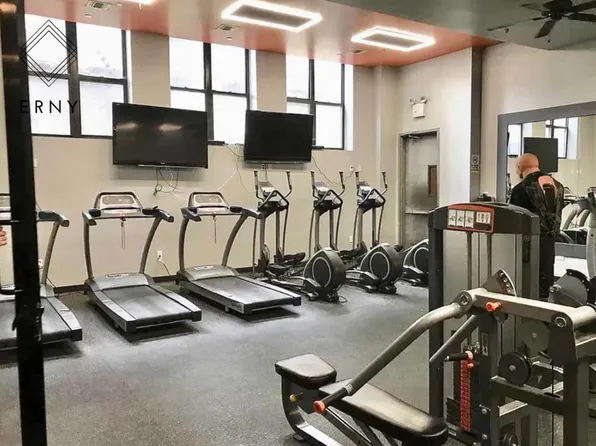 70 Kosciusko Street image 9 of 17