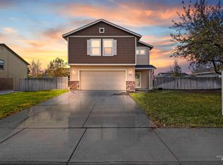 745 SW Lago, Mountain Home, ID 83647
