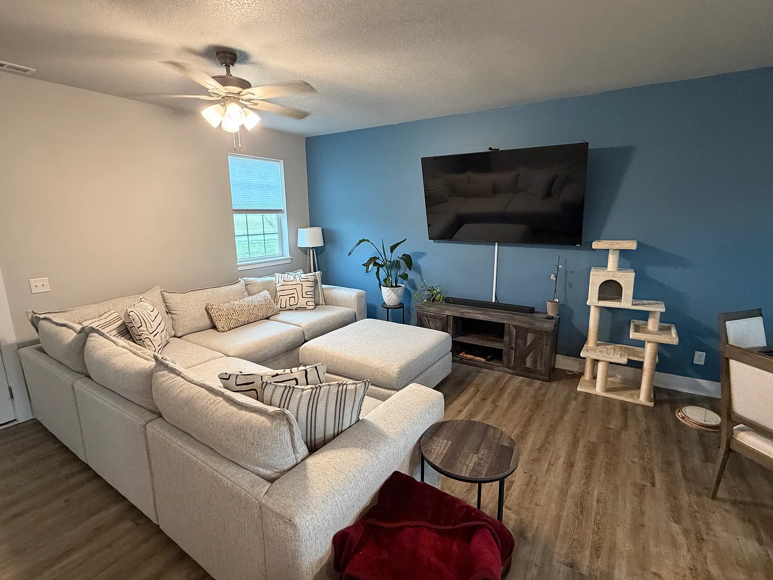 3 bed, 2.5 bath, 1475 sqft, $1,800 — Photo 3