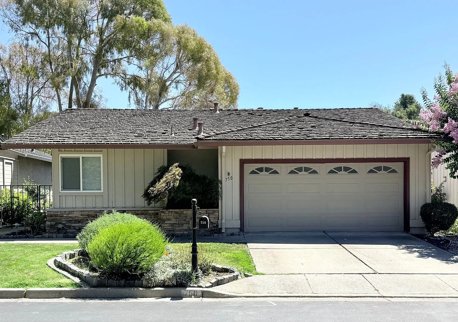 Bright and Airy, Single-Story, 4BD/2.5BA Home in Crow Canyon Country Club, Danville- Available NOW! — Photo 1