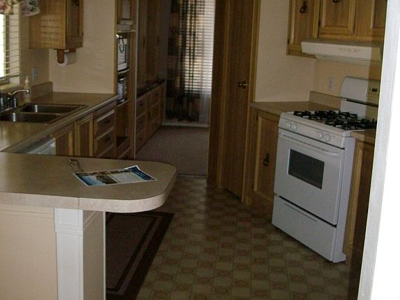 5th image of 1055 Vista Grande Dr