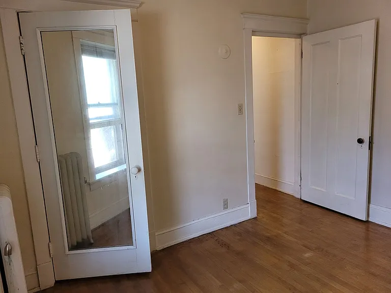 Cass Street Apartments — Photo 34