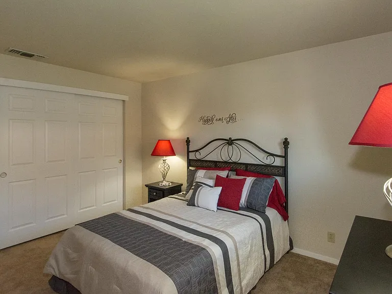 Ceres Plaza Apartments — Photo 10