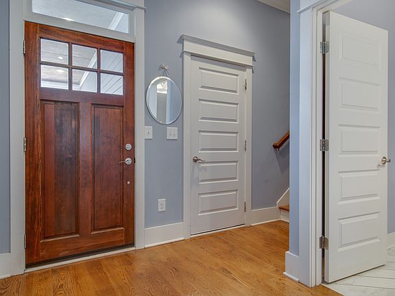 5th image of 407B Theresa Ave