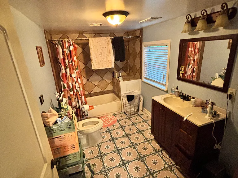 539 S Cox St #2 — Photo 5