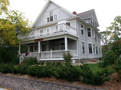 627 Ontario St SE Photo 1