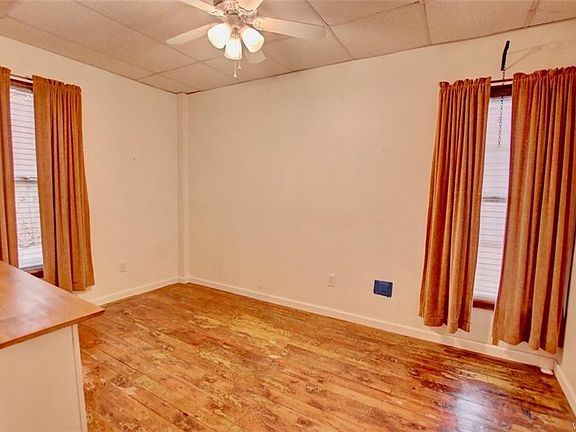 5th image of 199 King St