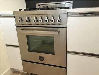 Rented by R New York