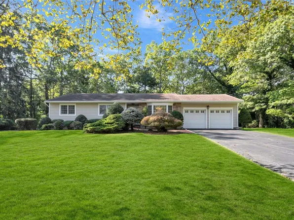 10 Waydale Drive, Dix Hills, NY 11746
