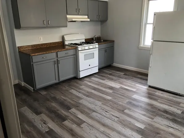 311 Union St #2R, Fall River, MA 02721