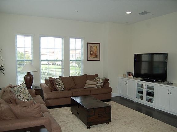 3rd image of 2225 Lobelia Dr