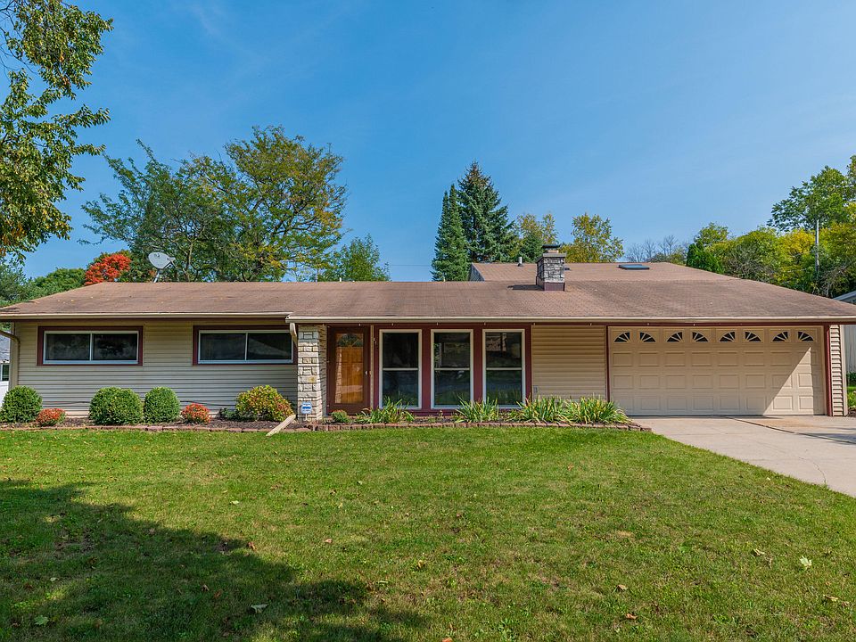 1st image of 4634 N Parkside Dr