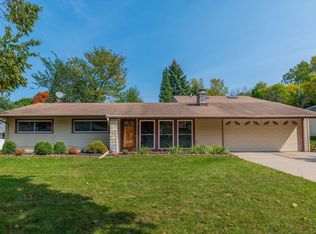 4634 N Parkside Dr, Wauwatosa, WI 53225