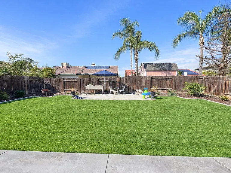 4319 Templeton St — Photo 12