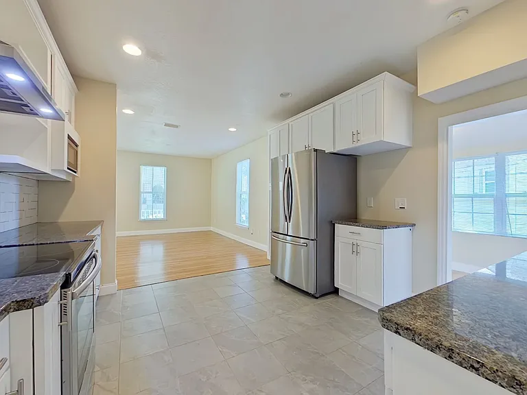 1844 Thacker Ave — Photo 11