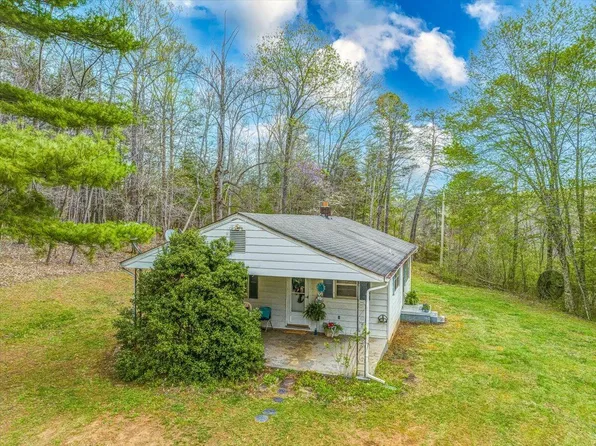 6463 Dry Hill Rd, Ferrum, VA 24088