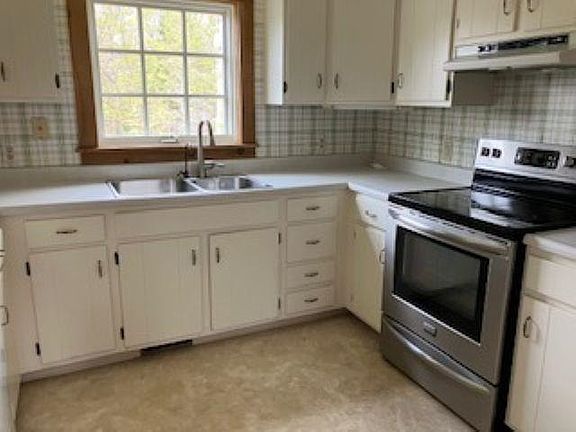 5th image of 338 E Washington Rd