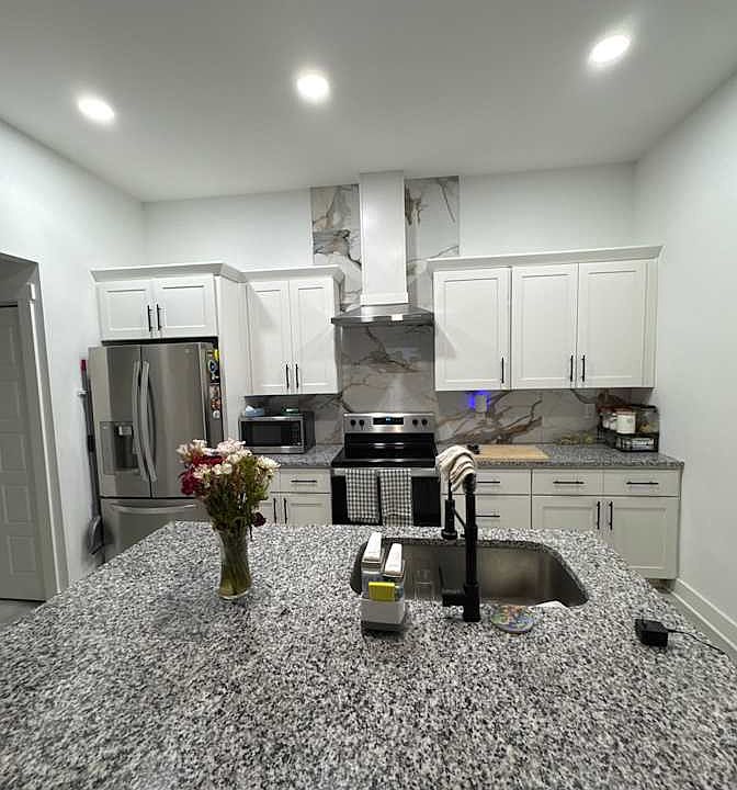 1st image of 604 Eden Pl