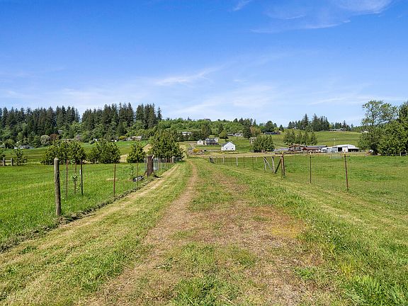 5th image of 802 Trask River Rd