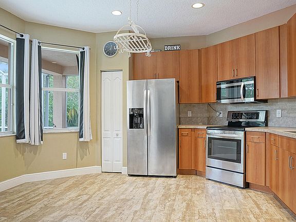 4th image of 9954 SW Eastbrook Circle