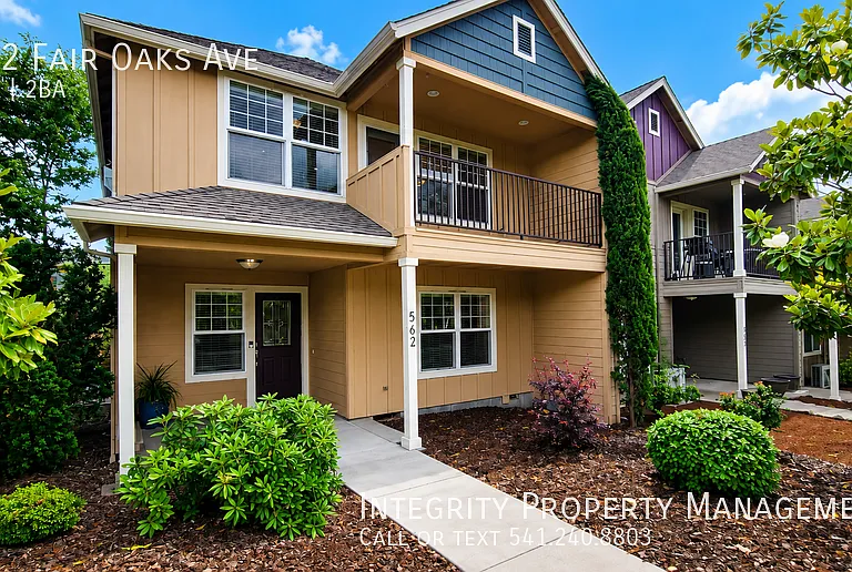 562 Fair Oaks Ave — Photo 1