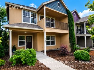 562 Fair Oaks Ave, Ashland, OR 97520
