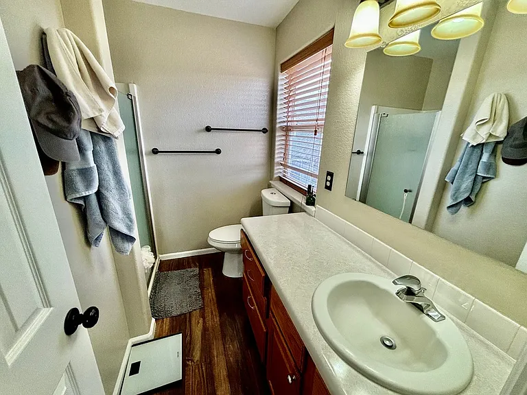 802 Waterglen Dr #D18 — Photo 10
