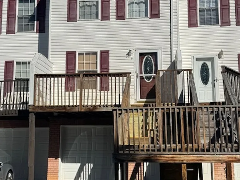 121 Bilco St #4 — Photo 1