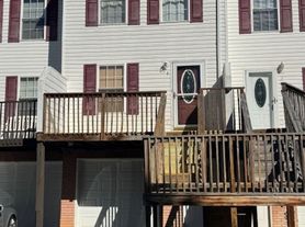 121 Bilco St