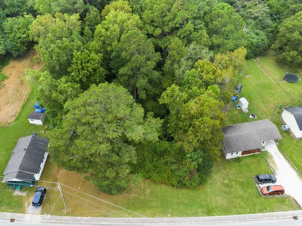 370 Bell Fork Road, Jacksonville, NC 28540