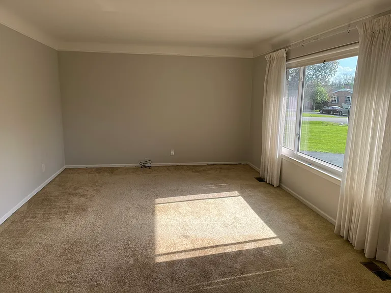 33426 Harlan Dr — Photo 3