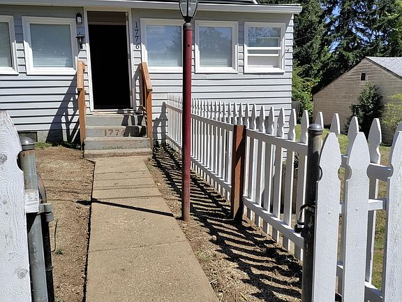 2nd image of 1776 SE Stewart St
