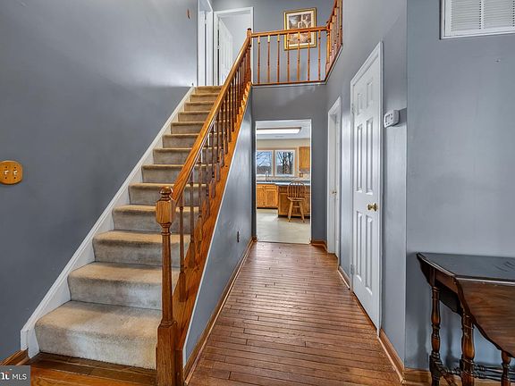 4th image of 3 Snow Meadow Ln