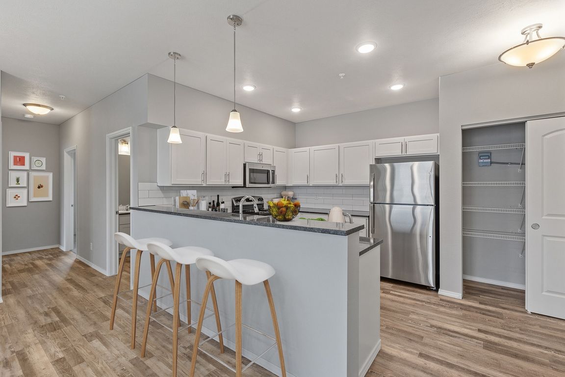 Broadway12 - Apartments for Rent in Spokane Valley