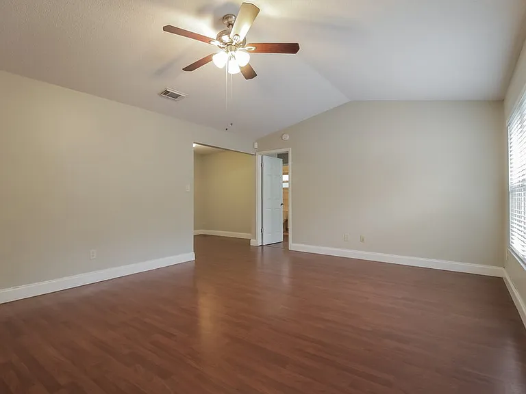 13900 Lena St — Photo 3