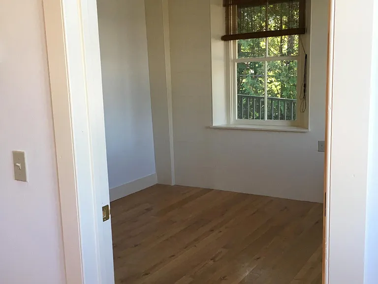 495 Colchester Ave #1 — Photo 7