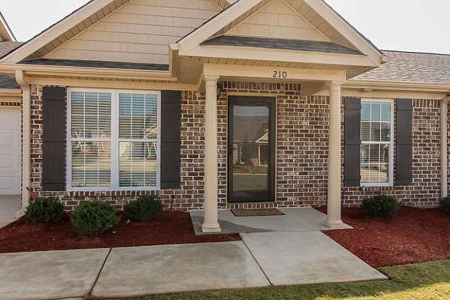 1st image of 251 Staghorn Court