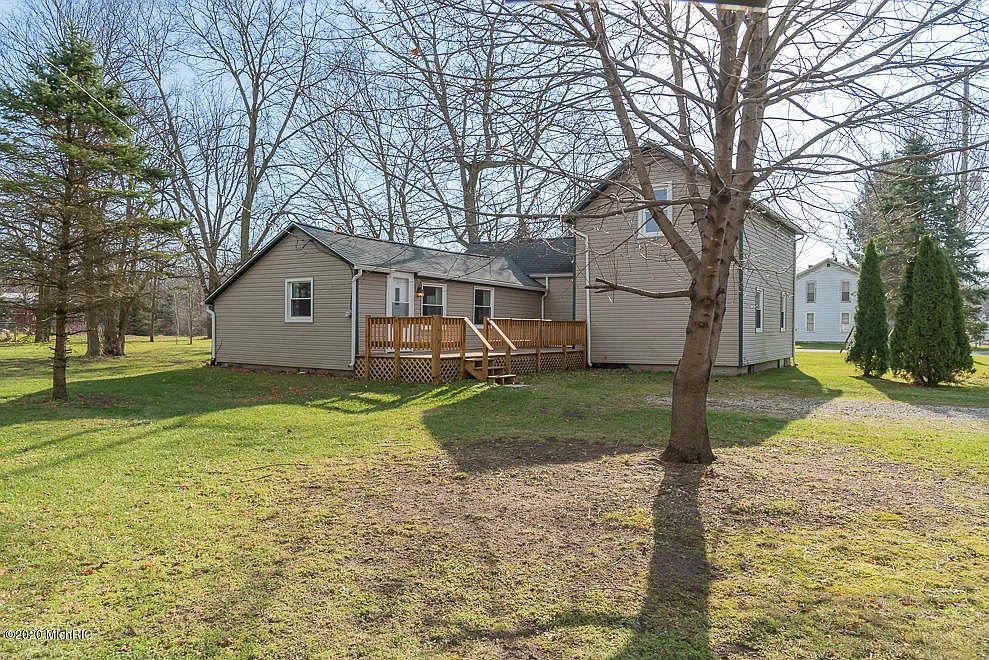 212 Cass St photo 1