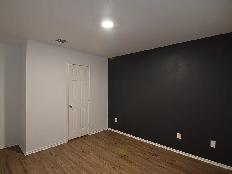 9619 Falme Ln — Photo 10