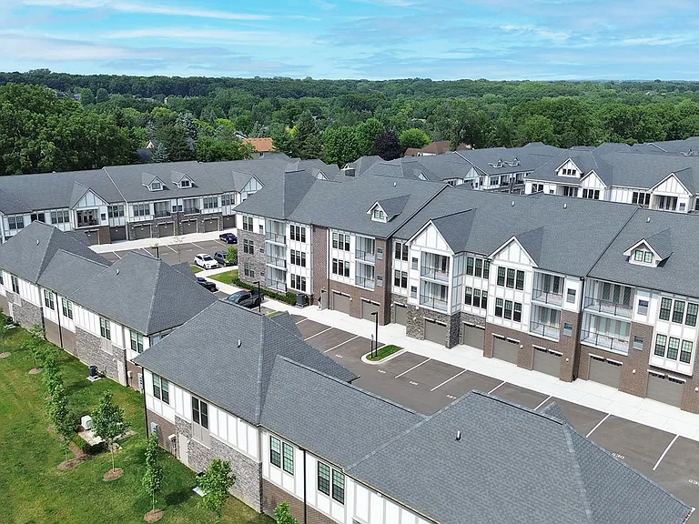 Legacy Rochester Hills Apartments — Photo 74