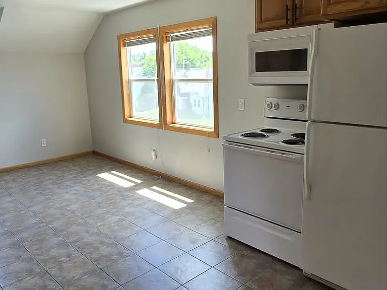818 Main St #2 — Photo 11