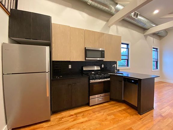 3rd image of 152 Boyd Ave #3AA