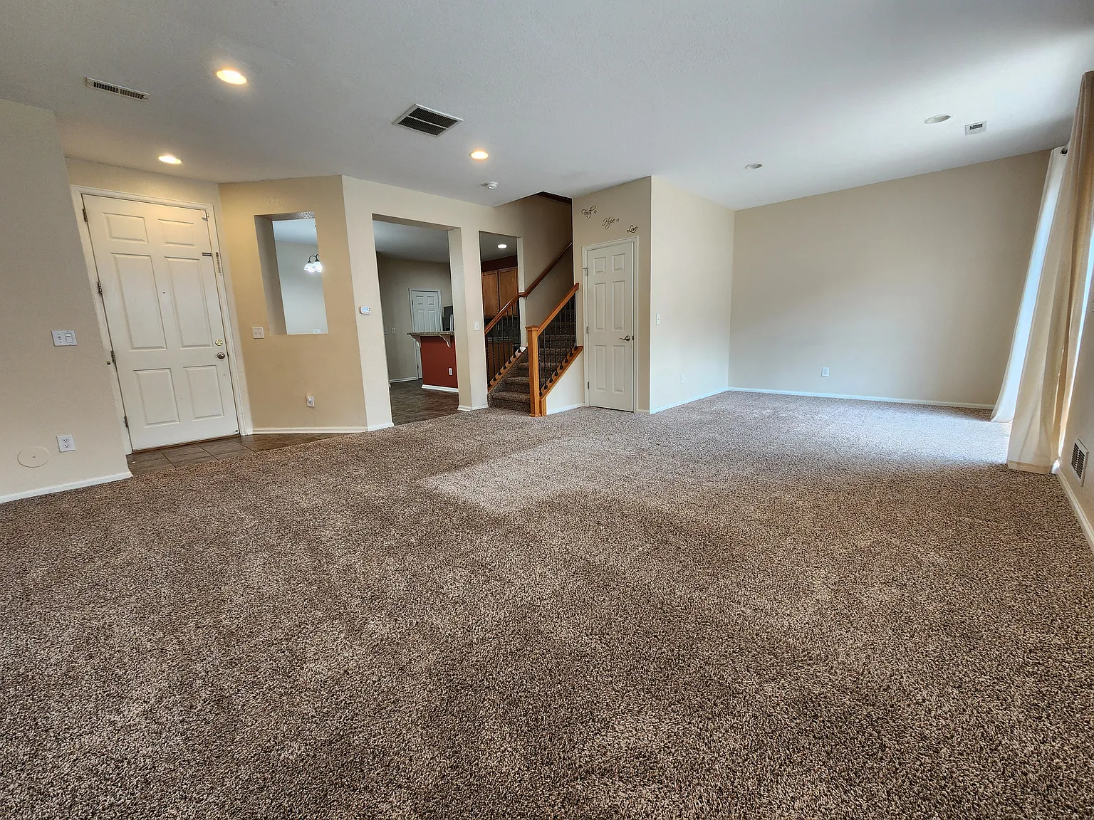 3 bed, 2.5 bath, 1742 sqft, $2,650 — Photo 4