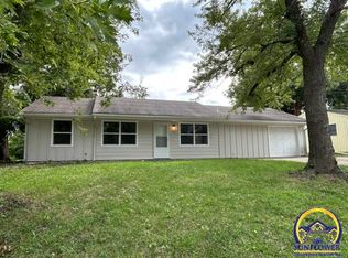 1103 SW 32nd St, Topeka, KS 66611