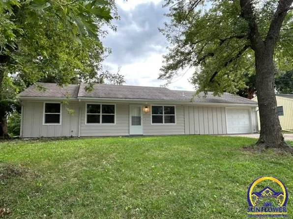 1103 SW 32nd St, Topeka, KS 66611