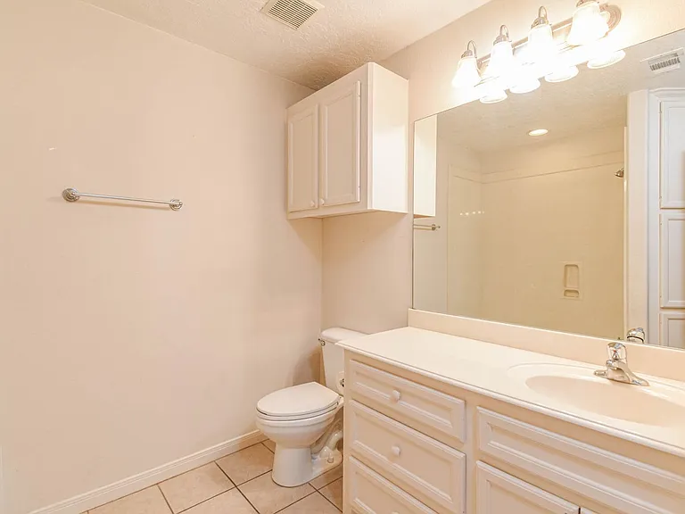 213 Foster St — Photo 15
